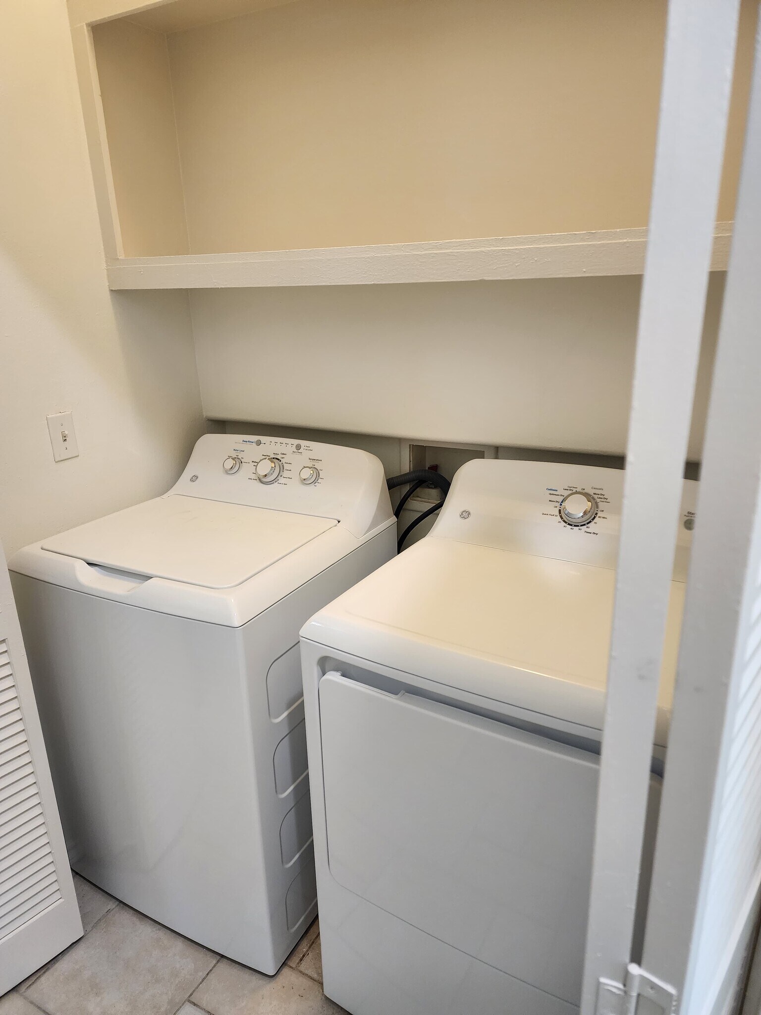 Building Photo - 600 Buena Vista Dr