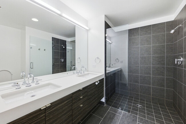 Building Photo - 1688 Pine St