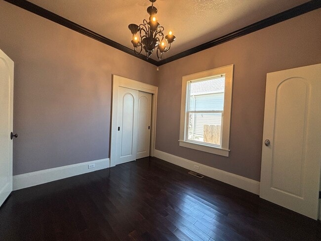 Building Photo - Historic Charm, Modern Comfort | 4BR +Bonu...