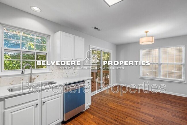 Building Photo - 14 Dunlevy Way