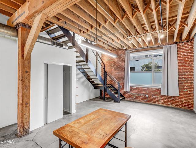 Building Photo - 527 Molino St