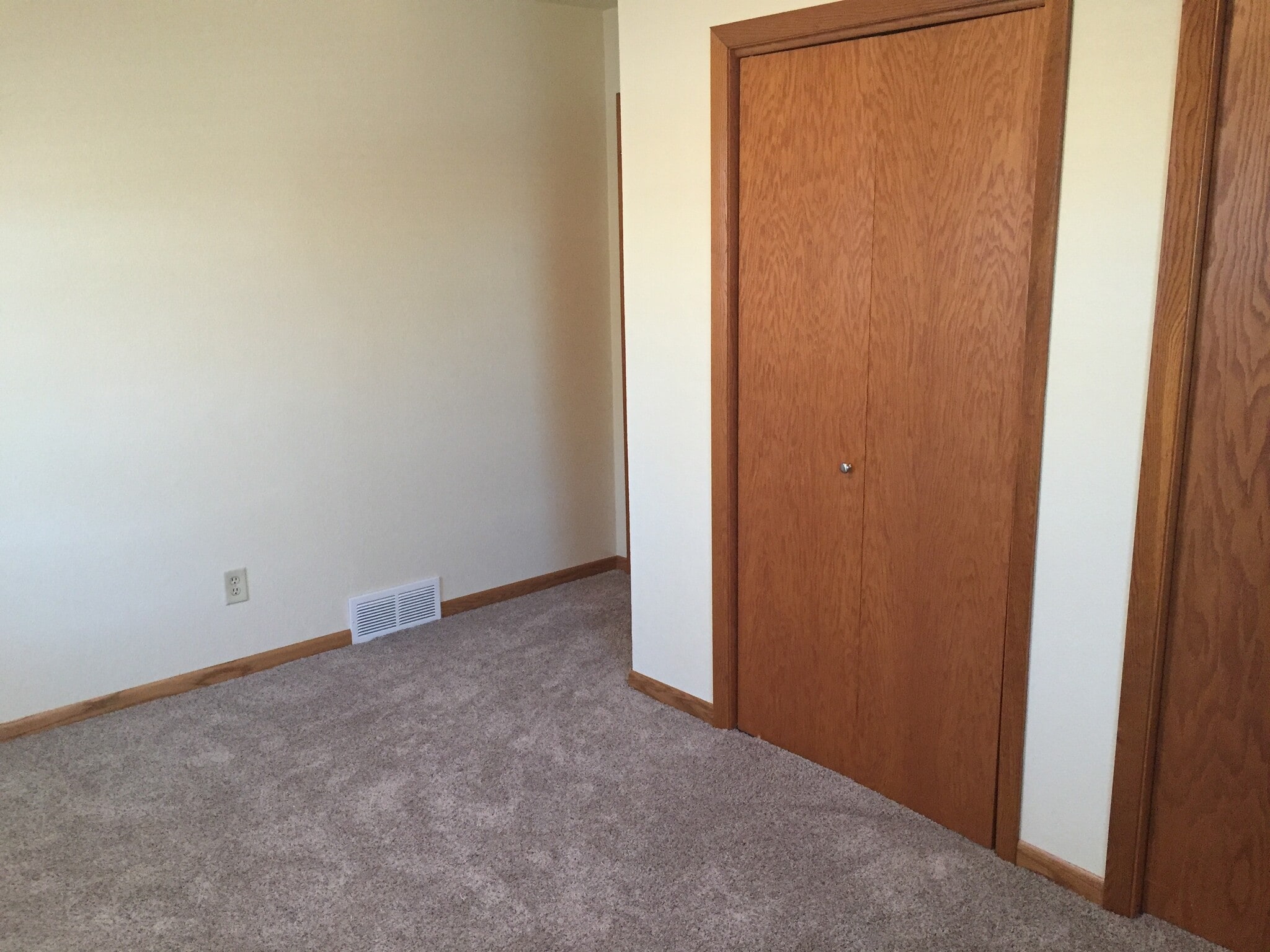 Bedroom #1 (upstairs) - 13' x 10' - 521 6th Avenue Northeast