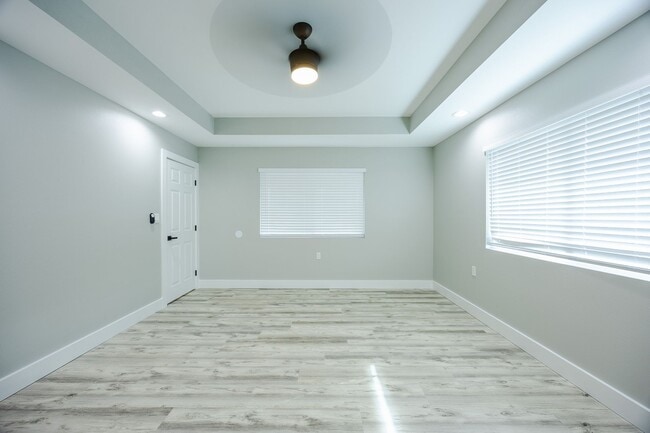 Building Photo - New modern studio with one bath