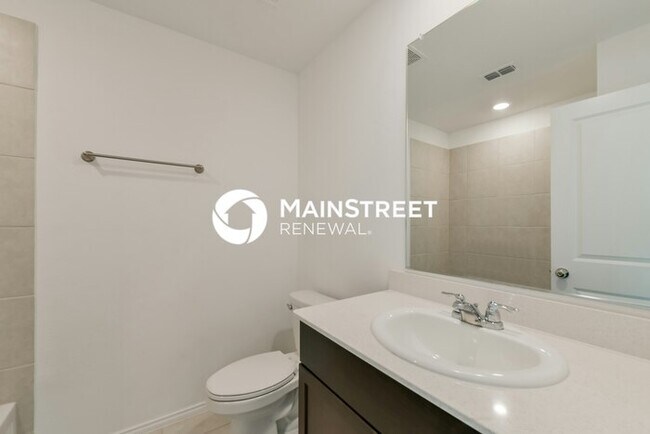 Building Photo - 3 Bedroom Pet-Friendly Home in Fort Worth, TX with Main Street Renewal