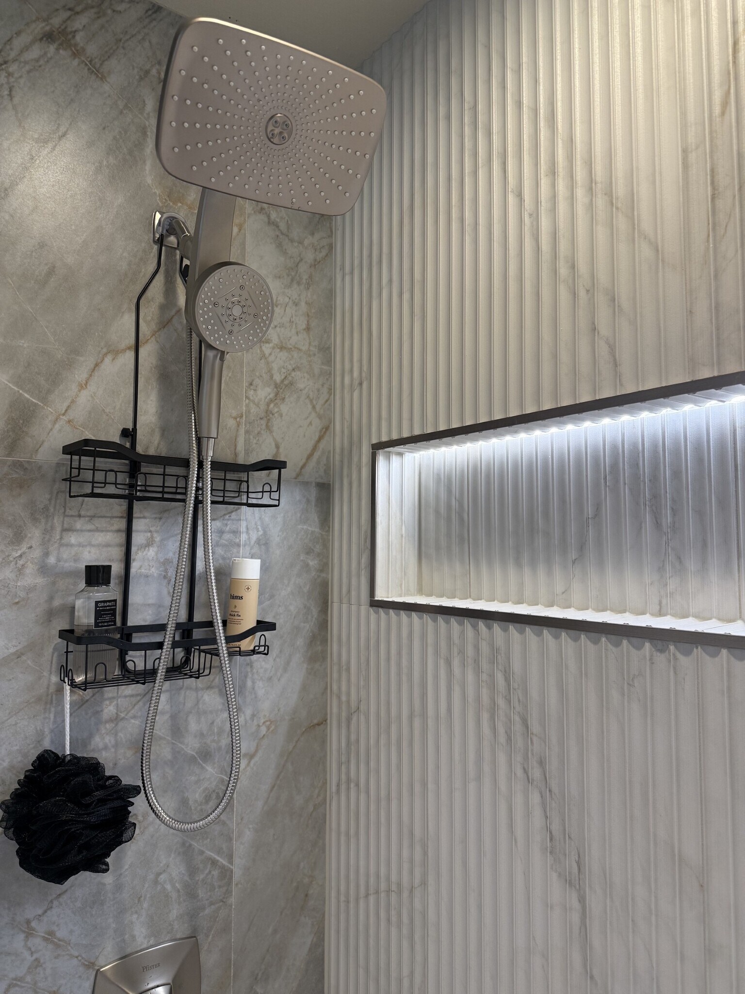 Rain Showers/Modern - 4836 NE 9th Ave