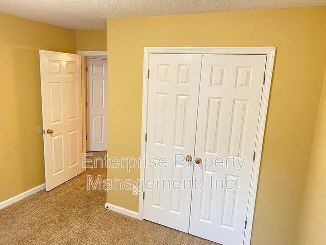 Building Photo - 7162 Charlton Way