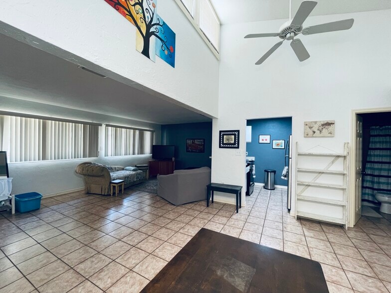 Primary Photo - 747 SE 2nd Pl