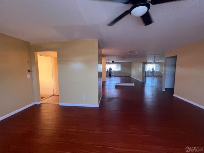 Building Photo - 730 Cricket Ln