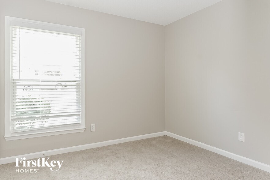 Building Photo - 4603 Chaucer Dr