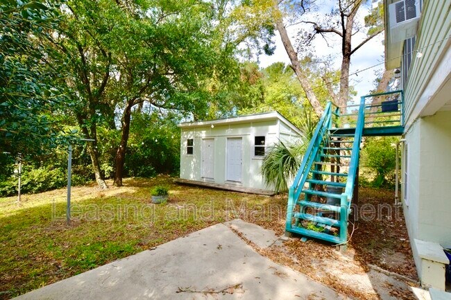 Building Photo - 223 Howle Ave