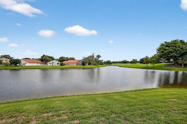 Building Photo - 8225 Pelican Harbour Dr