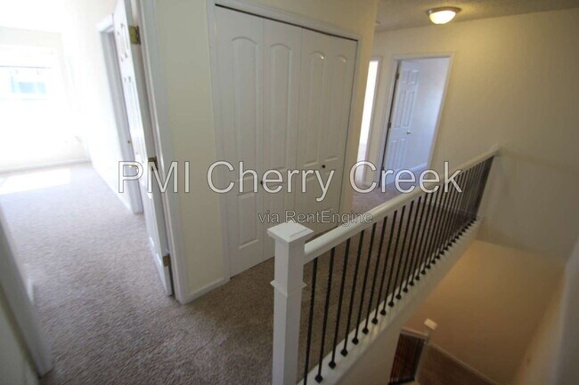 Building Photo - 9800 Foxhill Cir