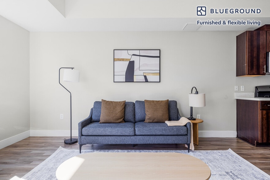 Building Photo - 545 San Antonio Rd