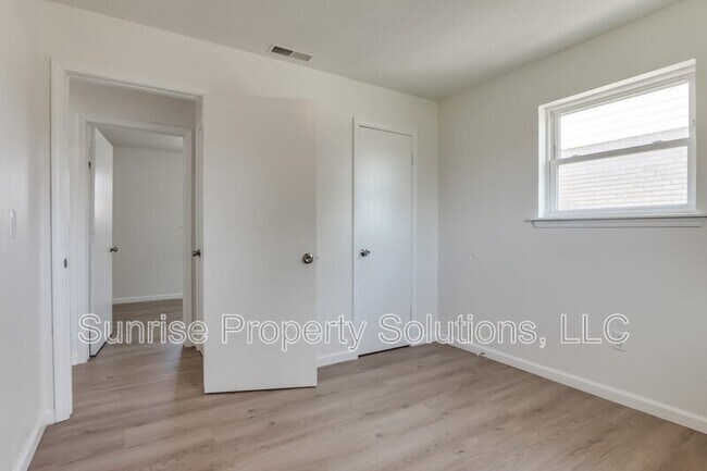 Building Photo - 636 SW 13th St