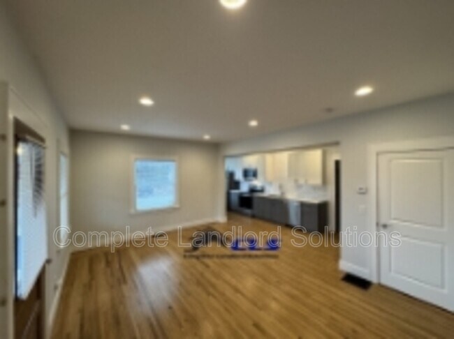 Primary Photo - 646 Farrington St