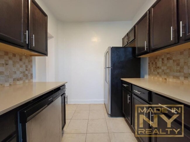Building Photo - 1 bedroom in ASTORIA NY 11106
