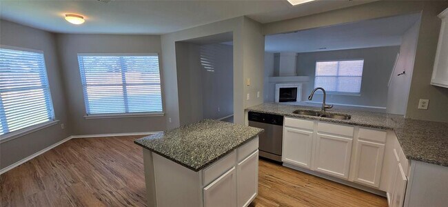 Building Photo - 3037 Bradford Park Dr