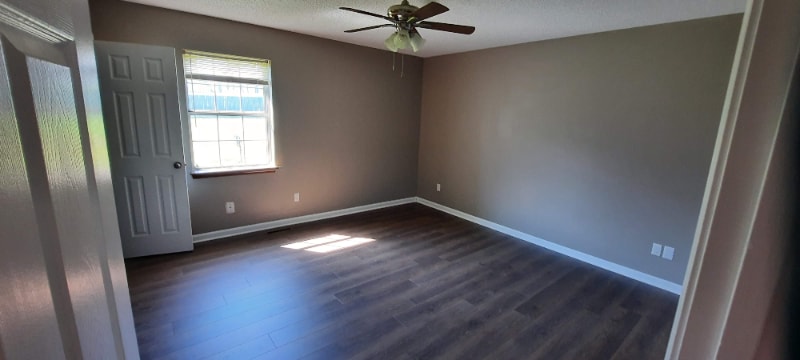 Building Photo - 120 Monroe St