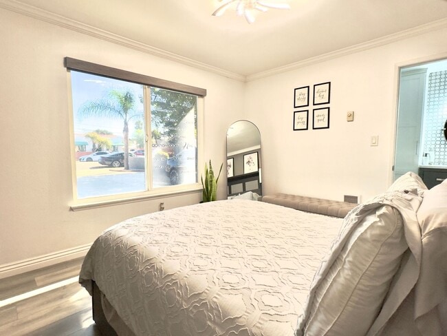 Building Photo - Upgraded One-Bedroom in Kensington