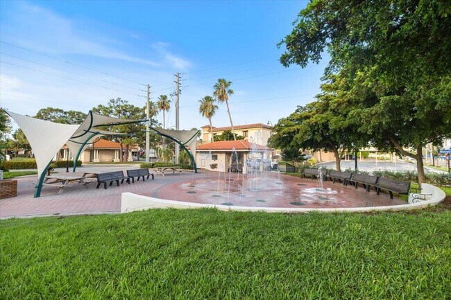 Building Photo - 616 Flamingo Dr
