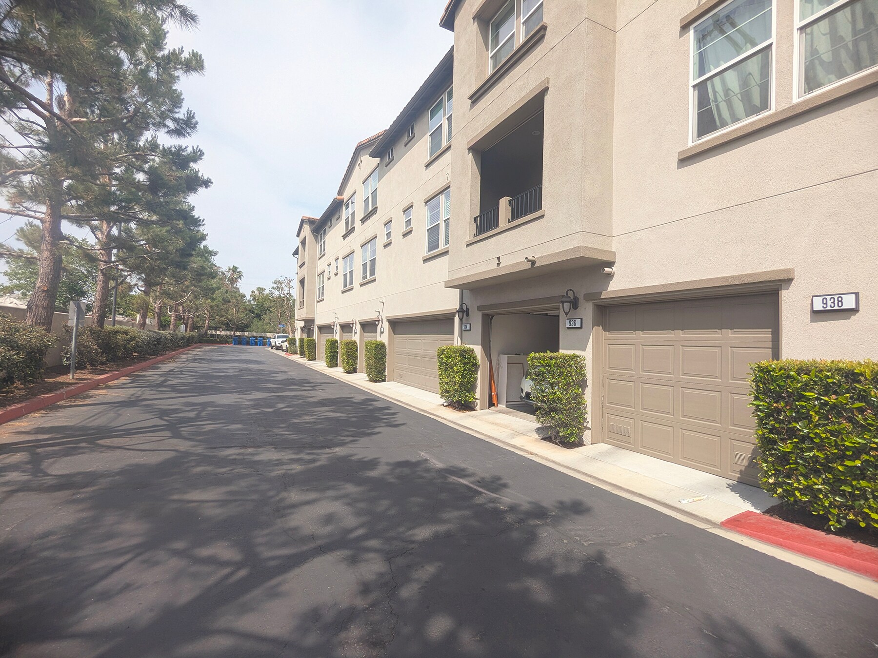 Building Photo - 936 Lilac Ln
