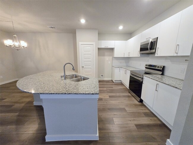 Building Photo - 9753 Grosbeak Ln