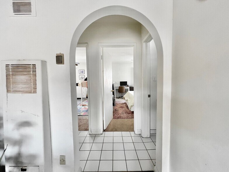 Building Photo - 3608 Keystone Av