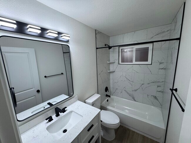 Building Photo - 2118 N Glenn Ave