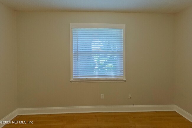 Building Photo - 554 Peregrine Ct