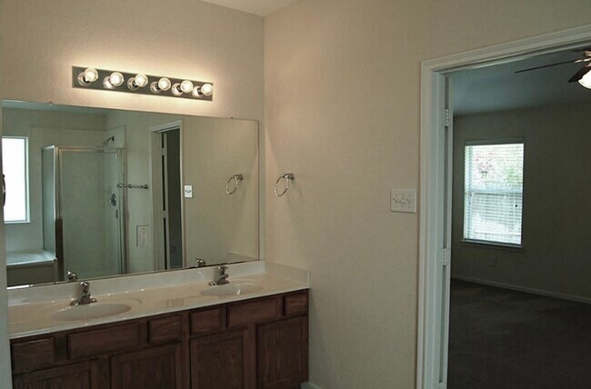 Building Photo - 138 Bryce Branch Cir