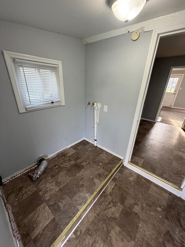 Building Photo - 619 McKinley Ave