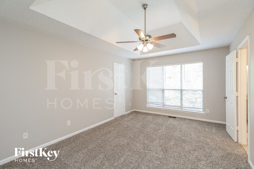 Building Photo - 7815 Pinetuck Ln