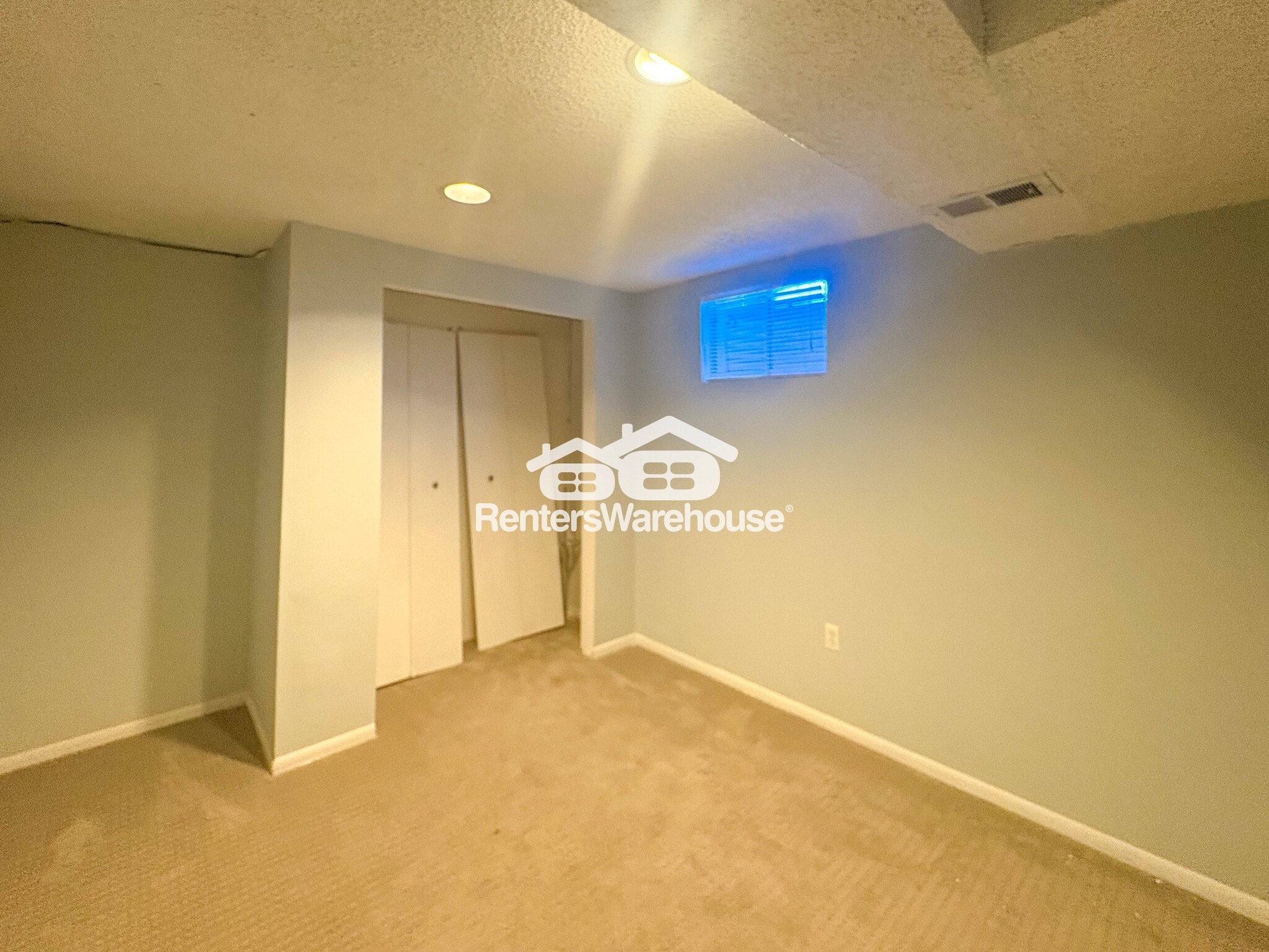 Building Photo - 632 E 116th Ave