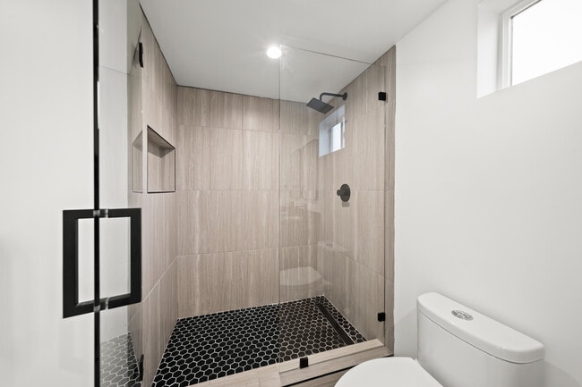 Building Photo - 6053 Craner Ave