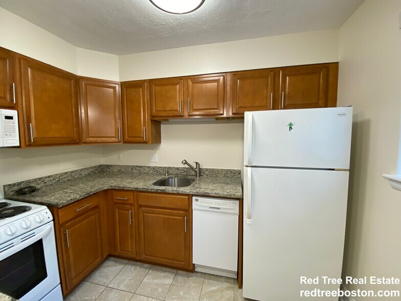 Building Photo - 59 Parkman St