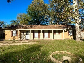 Building Photo - Tour Today! 4 Bedroom 2 Bath Near TJC!