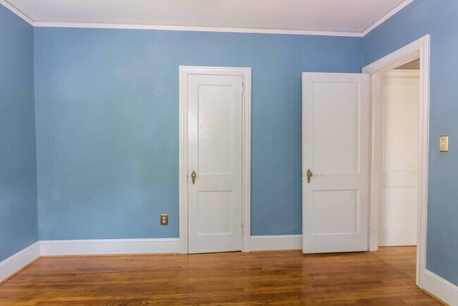 Building Photo - Gorgeous 3 Bedroom 2 Bath in Popular Parki...