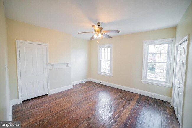 Building Photo - 2427 E Allegheny Ave