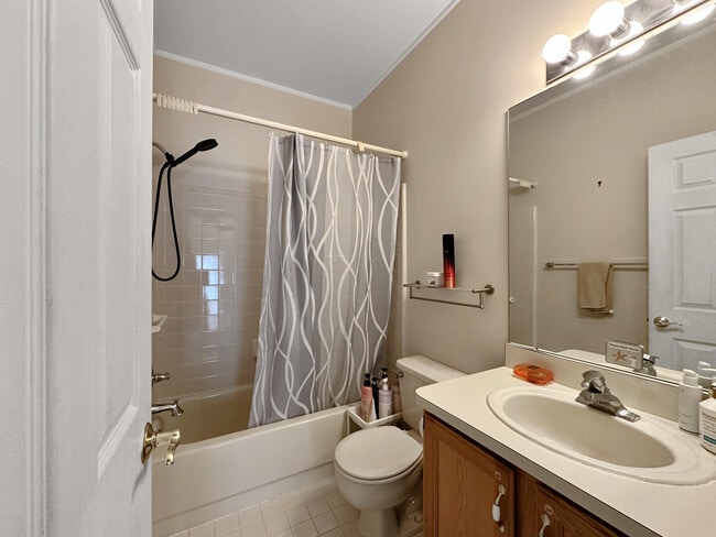 Building Photo - 41589 Sleepy Hollow Dr