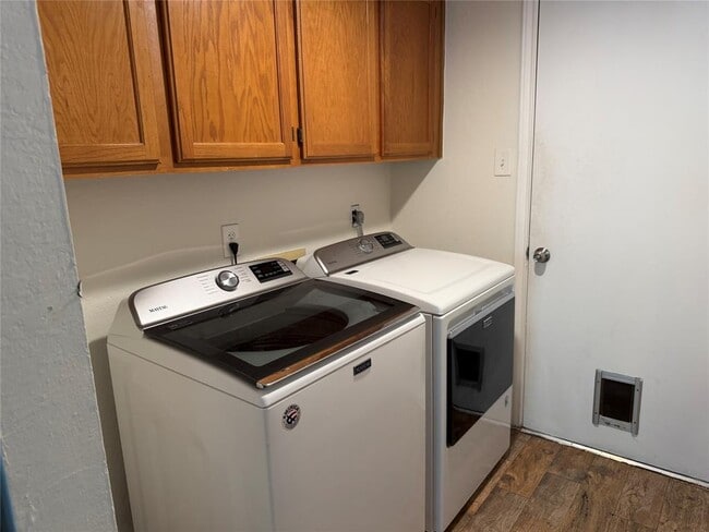 Building Photo - 13304 Saddlebrook Trl