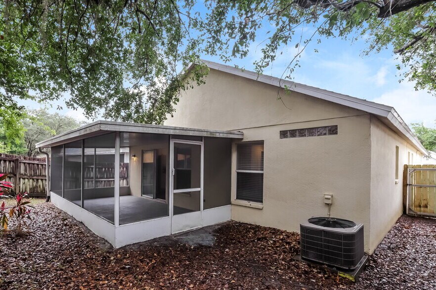 Building Photo - 748 Cape Cod Cir
