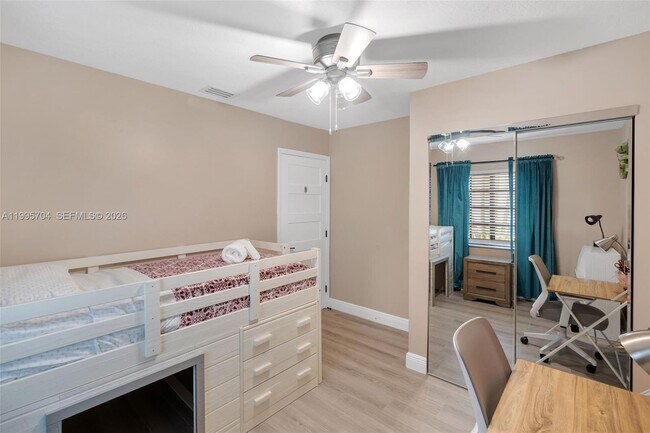 Building Photo - 4220 Grove Park Ln