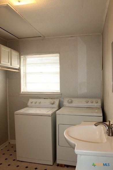 Building Photo - 409 Short Ave