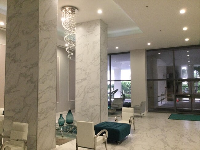 Building Photo - 5280 N Ocean Dr