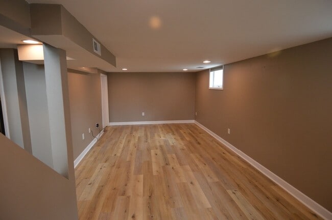 Building Photo - Wonderful 2 Bedroom/2 Bathroom House for Rent