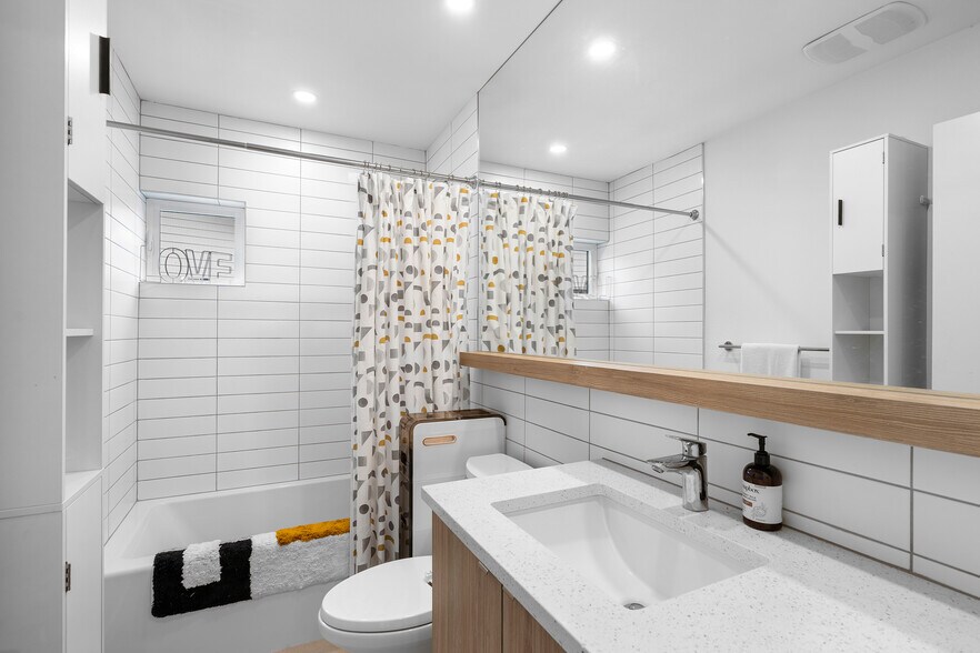 Building Photo - 3590 SW Patton Rd