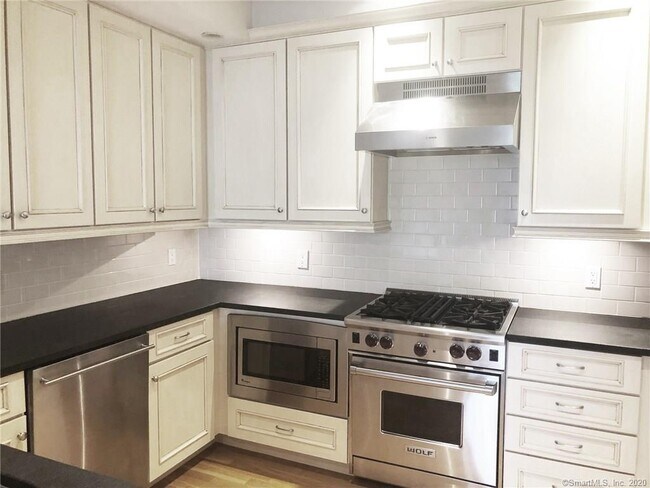 Building Photo - 77 Havemeyer Ln