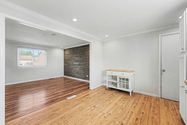 Building Photo - Exceptional and spacious three bedroom, two bath home in Thornton.