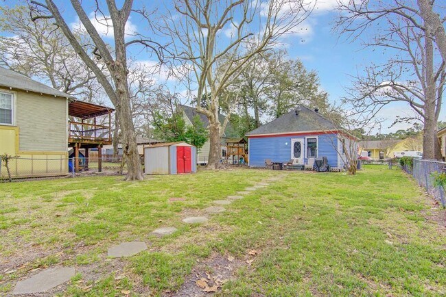 Building Photo - 314 W Sidnor St