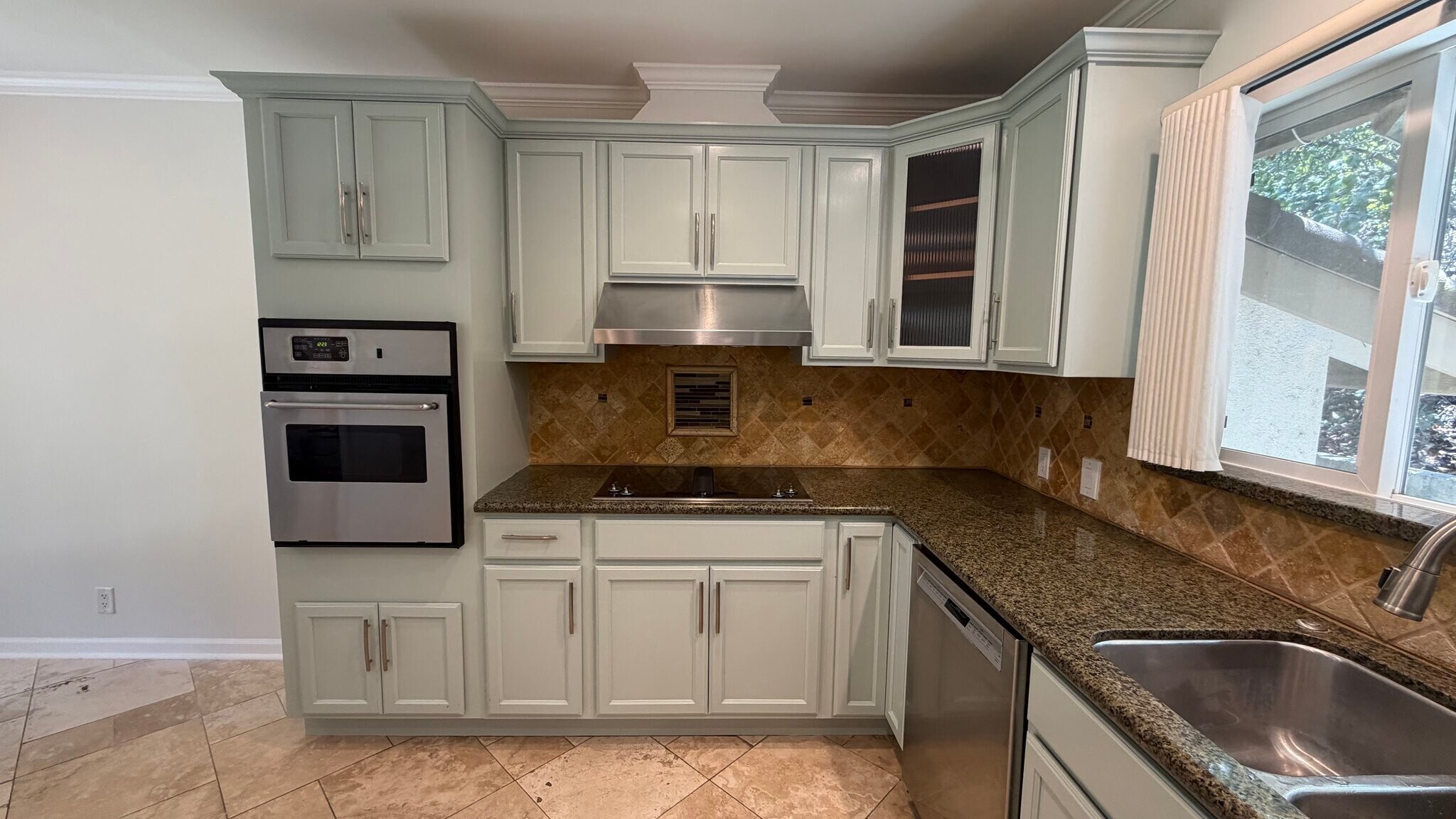 Building Photo - 1385 Greenmont Dr